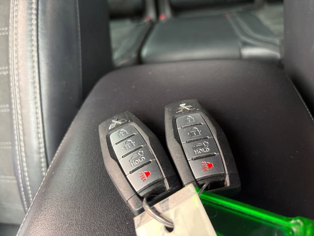 Used 2023 Mitsubishi Outlander SE Black Edition image 29