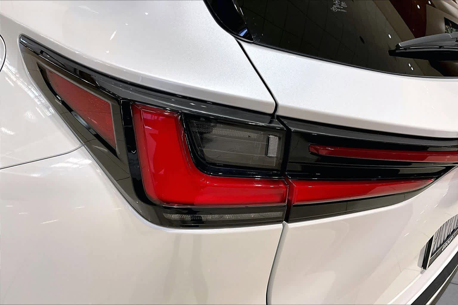 Used 2025 Lexus NX 350h AWD w/ Premium Package image 27