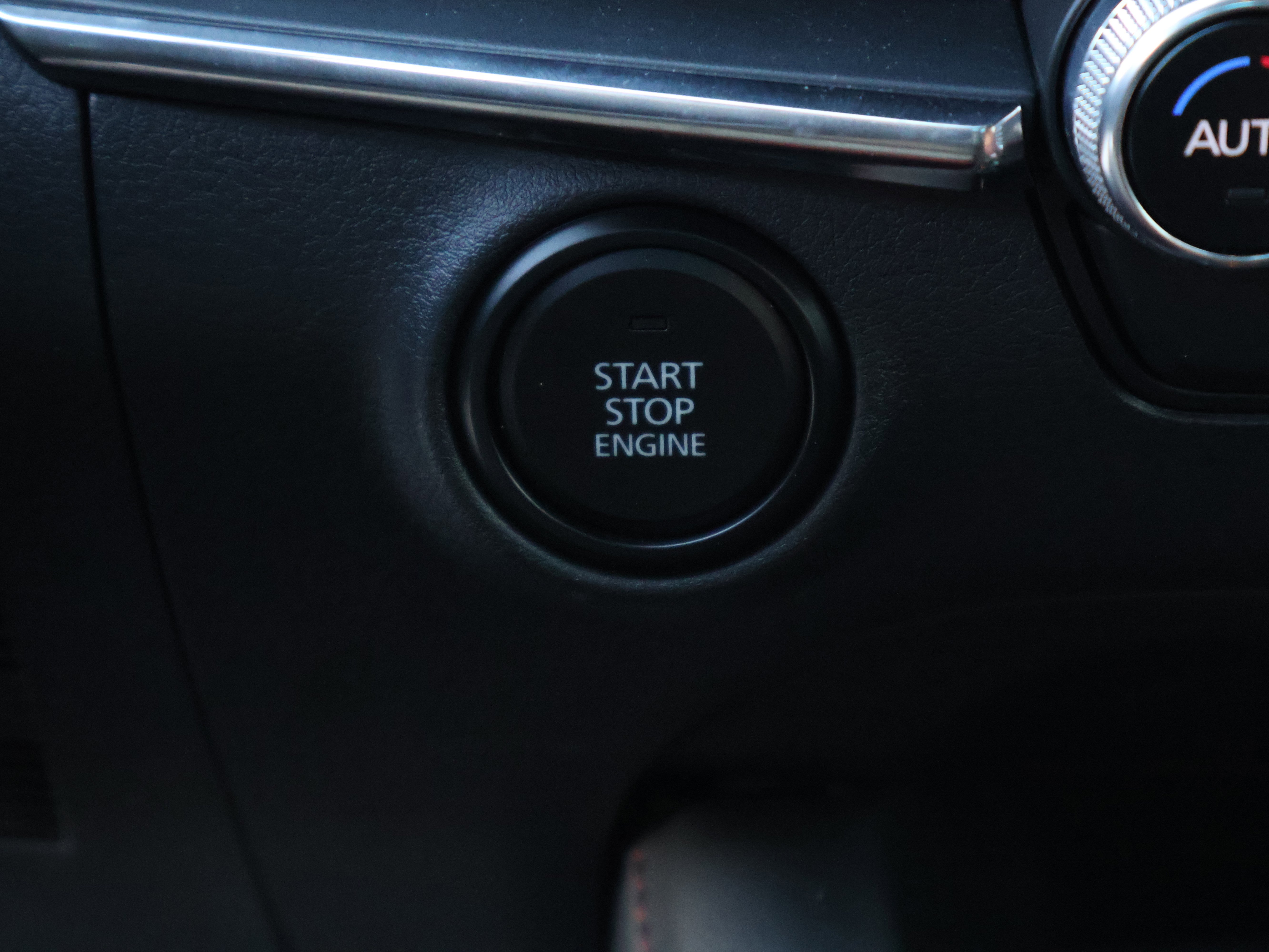 Certified 2025 MAZDA MAZDA3 Carbon image 28