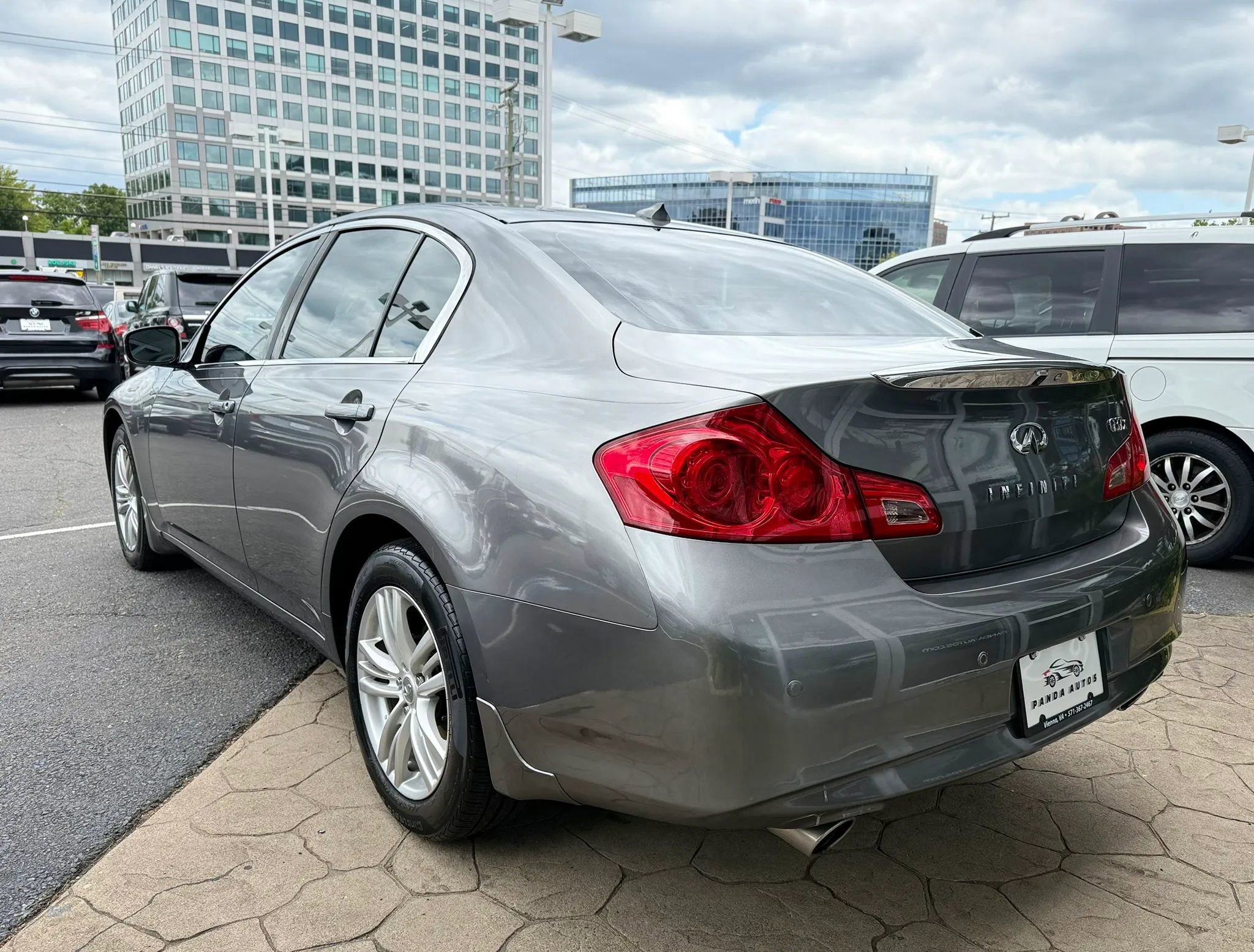 Used 2013 INFINITI G37 x Sedan w/ Premium Pkg AWD/4WD image 5