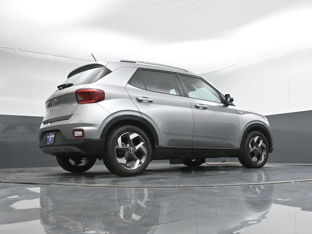 Used 2023 Hyundai Venue SEL FWD image 42