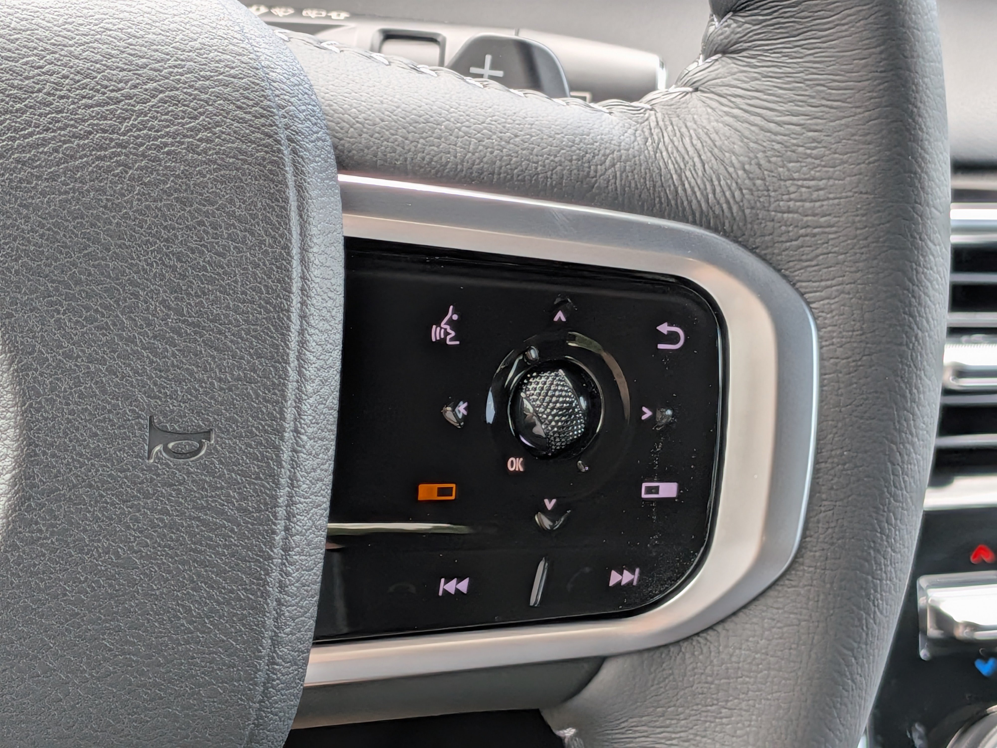 New 2026 Nissan Armada SL w/ Captain's Chari Seat Package RWD image 27