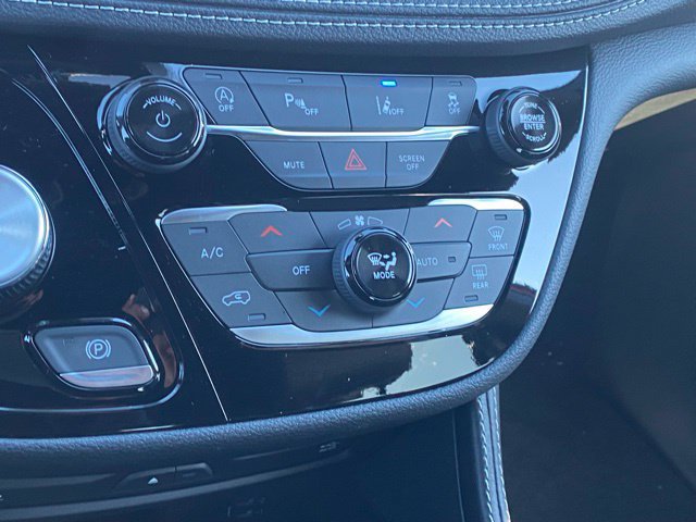 New 2026 Chrysler Pacifica Limited w/ Uconnect Theater Family Group AWD/4WD image 24