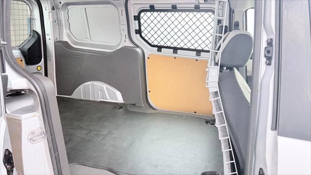 Used 2021 Ford Transit Connect XLT image 16
