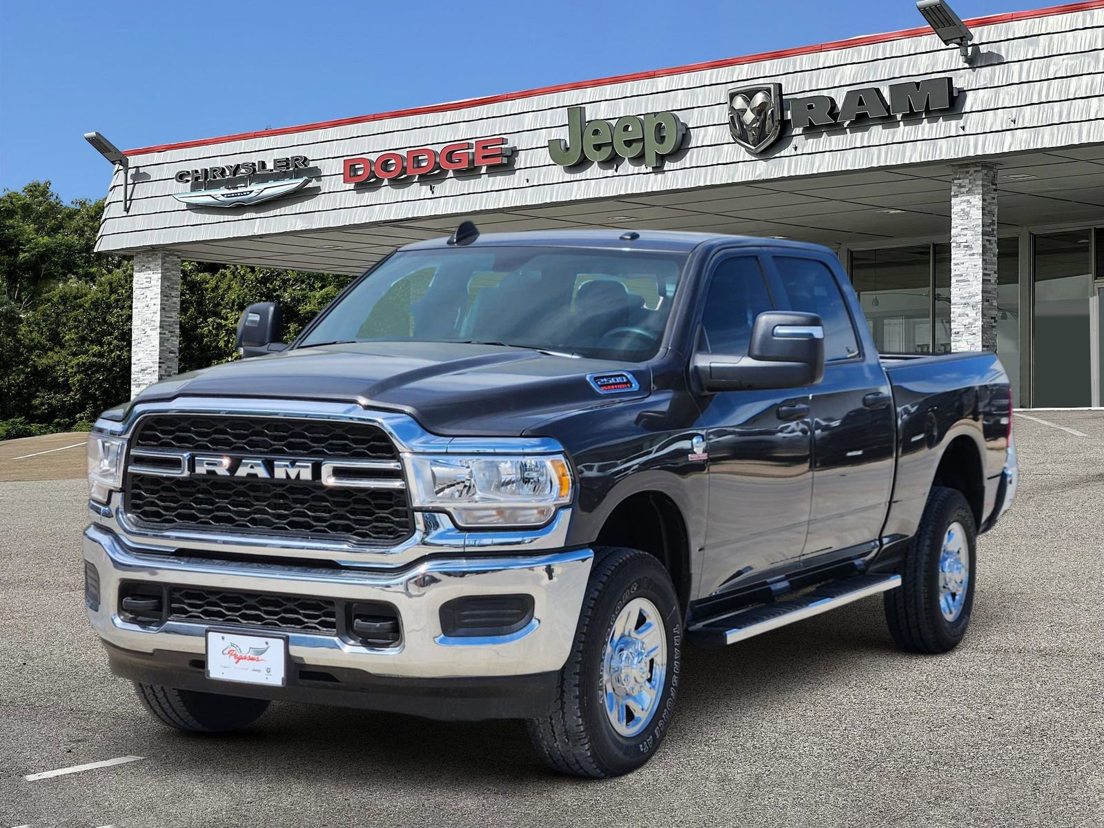 Used 2024 RAM 2500 Tradesman w/ Chrome Appearance Group image 2