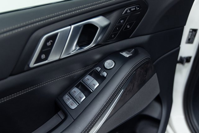 Certified 2025 BMW X7 M60i image 14