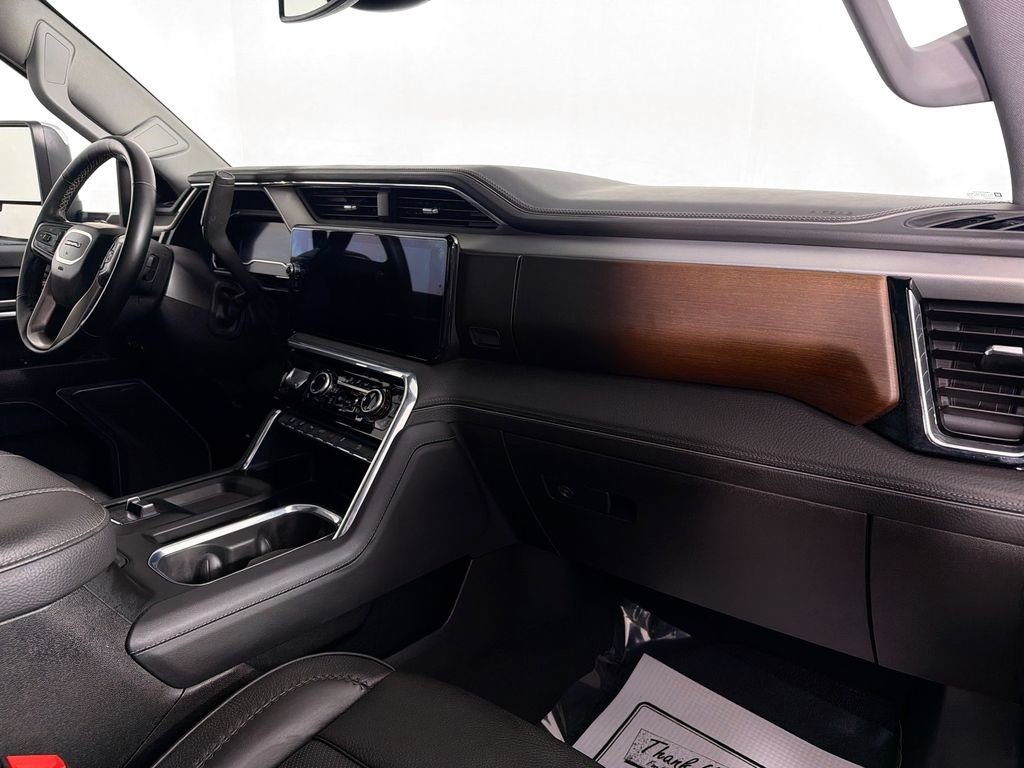 Used 2025 GMC Sierra 2500 Denali image 30