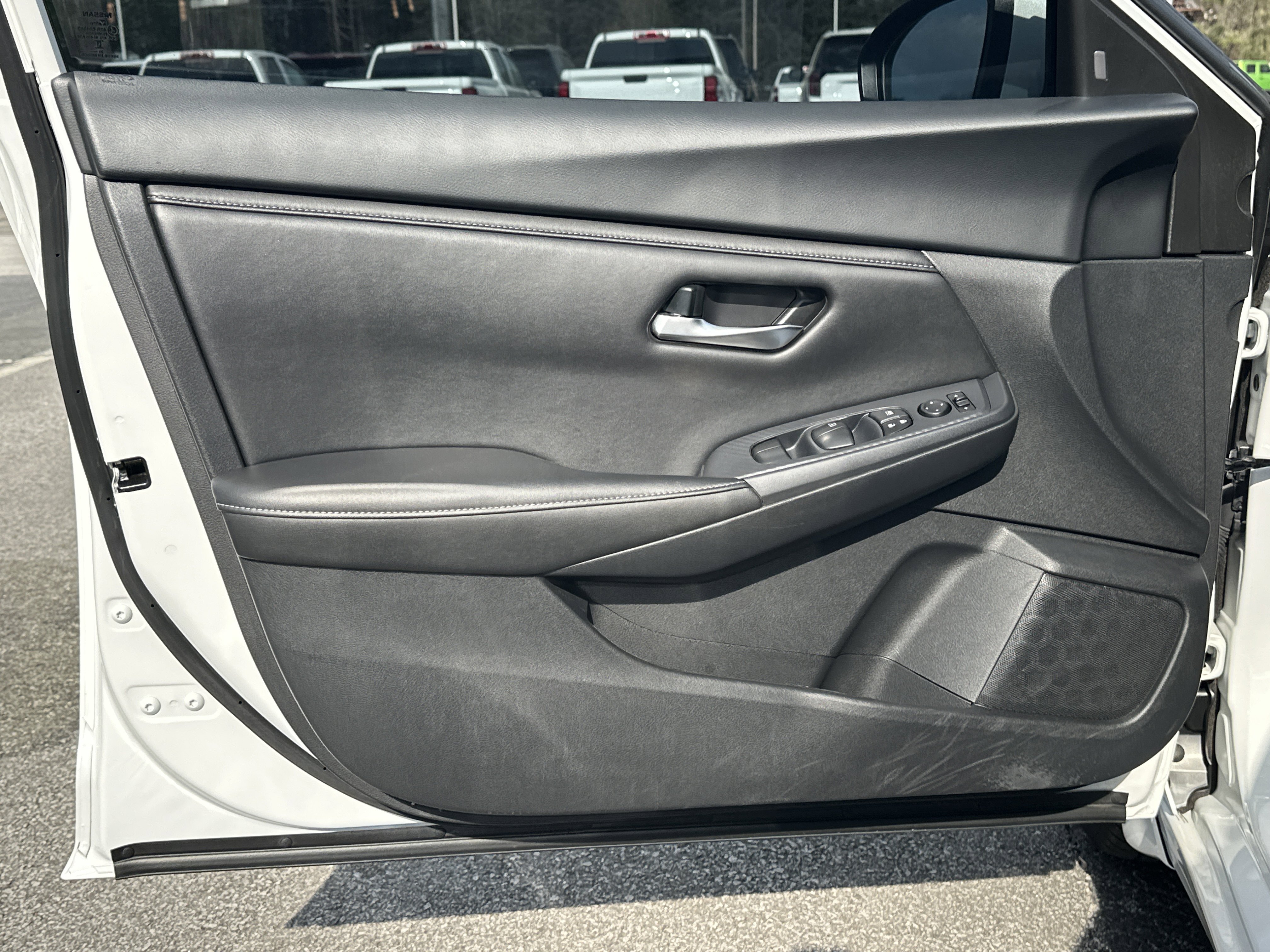 Used 2023 Nissan Sentra SV w/ Trunk Package image 11