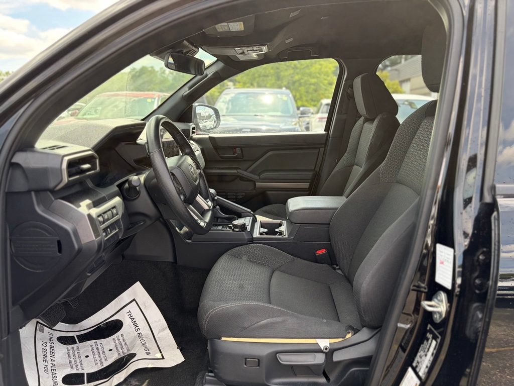 Used 2025 Toyota 4Runner SR5 AWD/4WD image 19