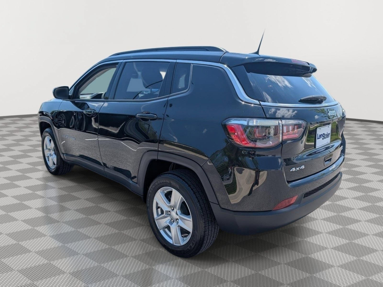Used 2022 Jeep Compass Latitude AWD/4WD image 3