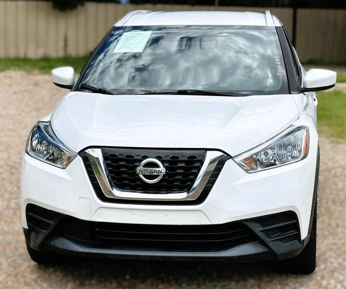 Used 2019 Nissan Kicks SV FWD image 3