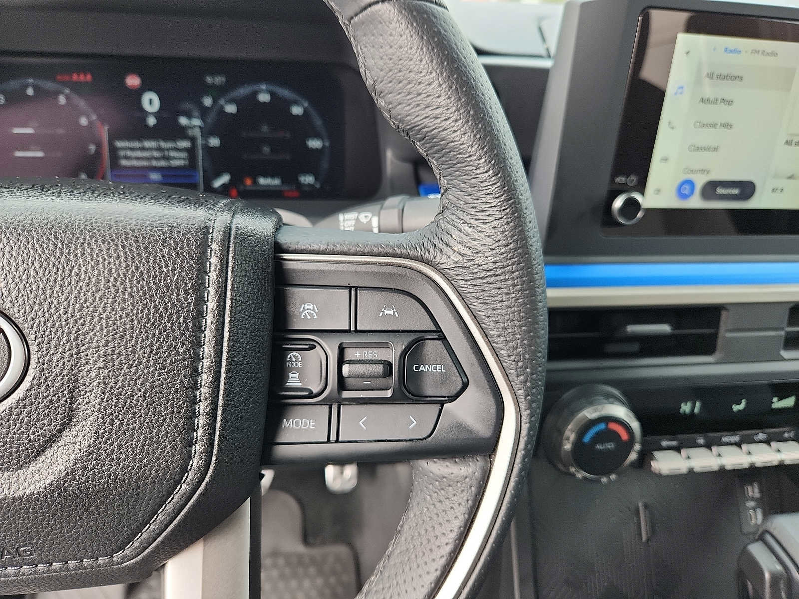Used 2025 Toyota Tacoma TRD Sport AWD/4WD image 20