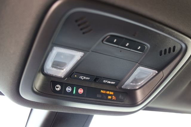 Used 2023 Chevrolet Traverse LT FWD image 23