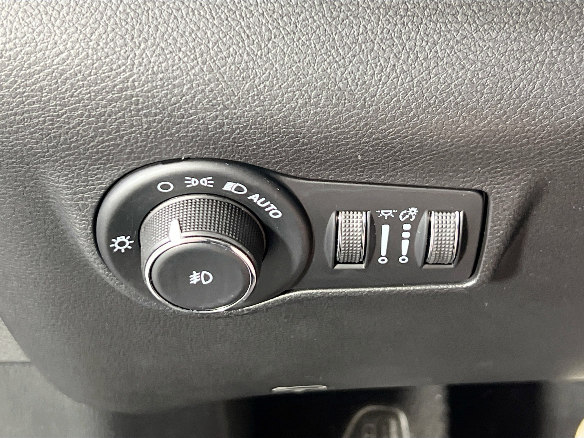 Used 2022 Jeep Compass Limited image 10