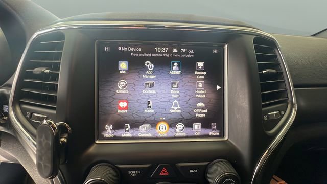 Used 2017 Jeep Grand Cherokee Altitude image 16