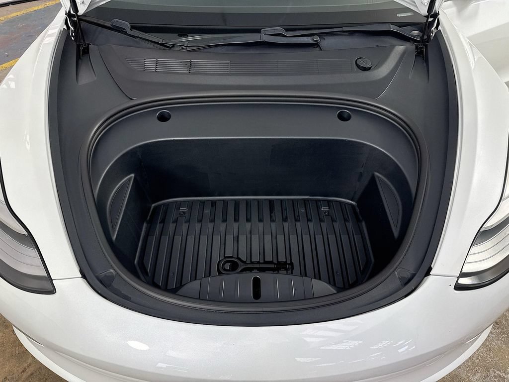 Used 2020 Tesla Model 3 Standard Range RWD image 39
