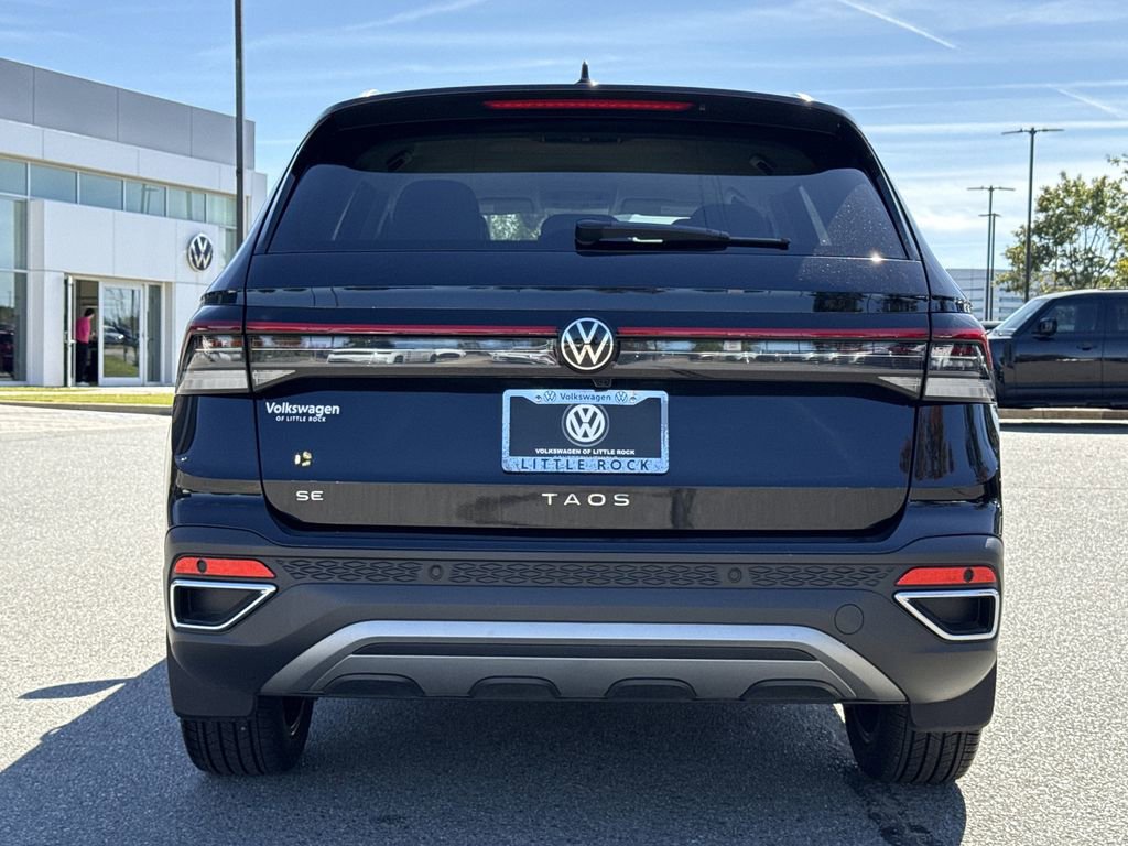 Used 2025 Volkswagen Taos SE image 7