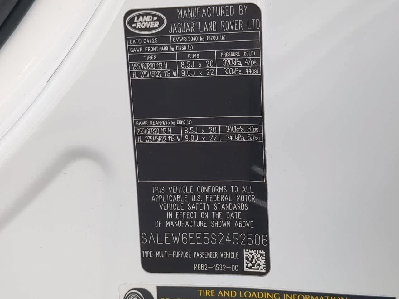 Certified 2025 Land Rover Defender 90 V8 AWD/4WD image 36