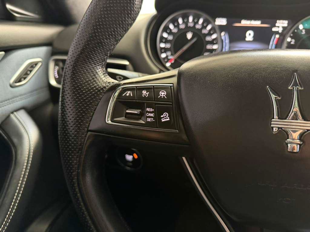 Used 2023 Maserati Levante GT AWD/4WD image 31