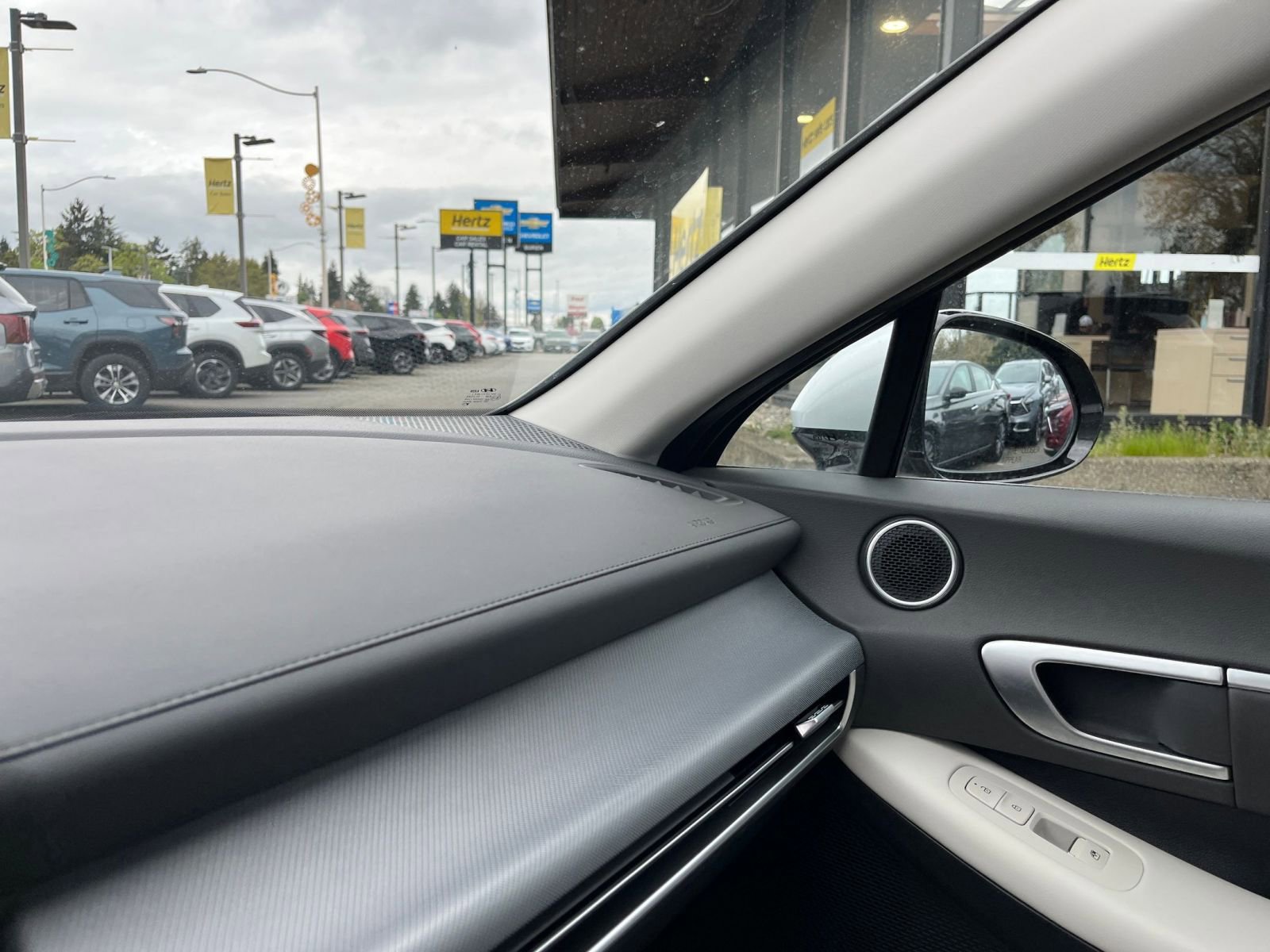 Used 2025 Hyundai Sonata SEL FWD image 36