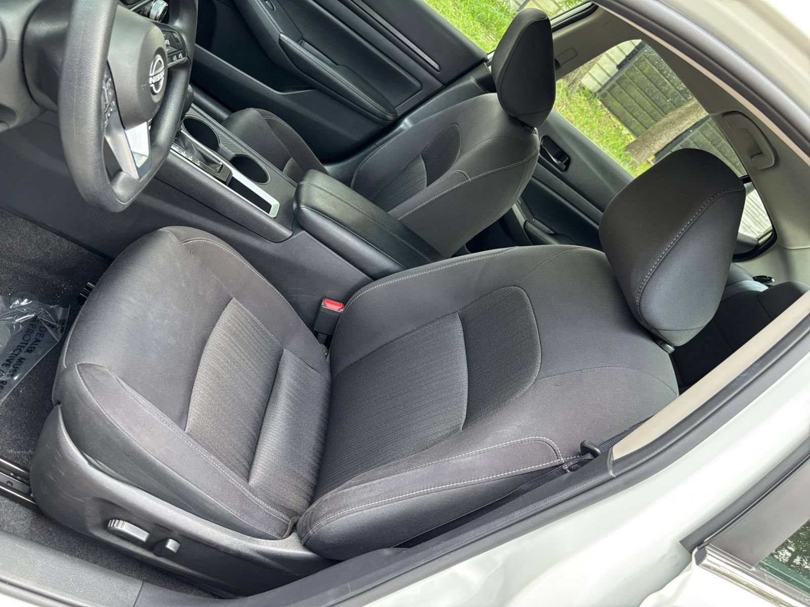 Used 2025 Nissan Altima 2.5 SV FWD image 28