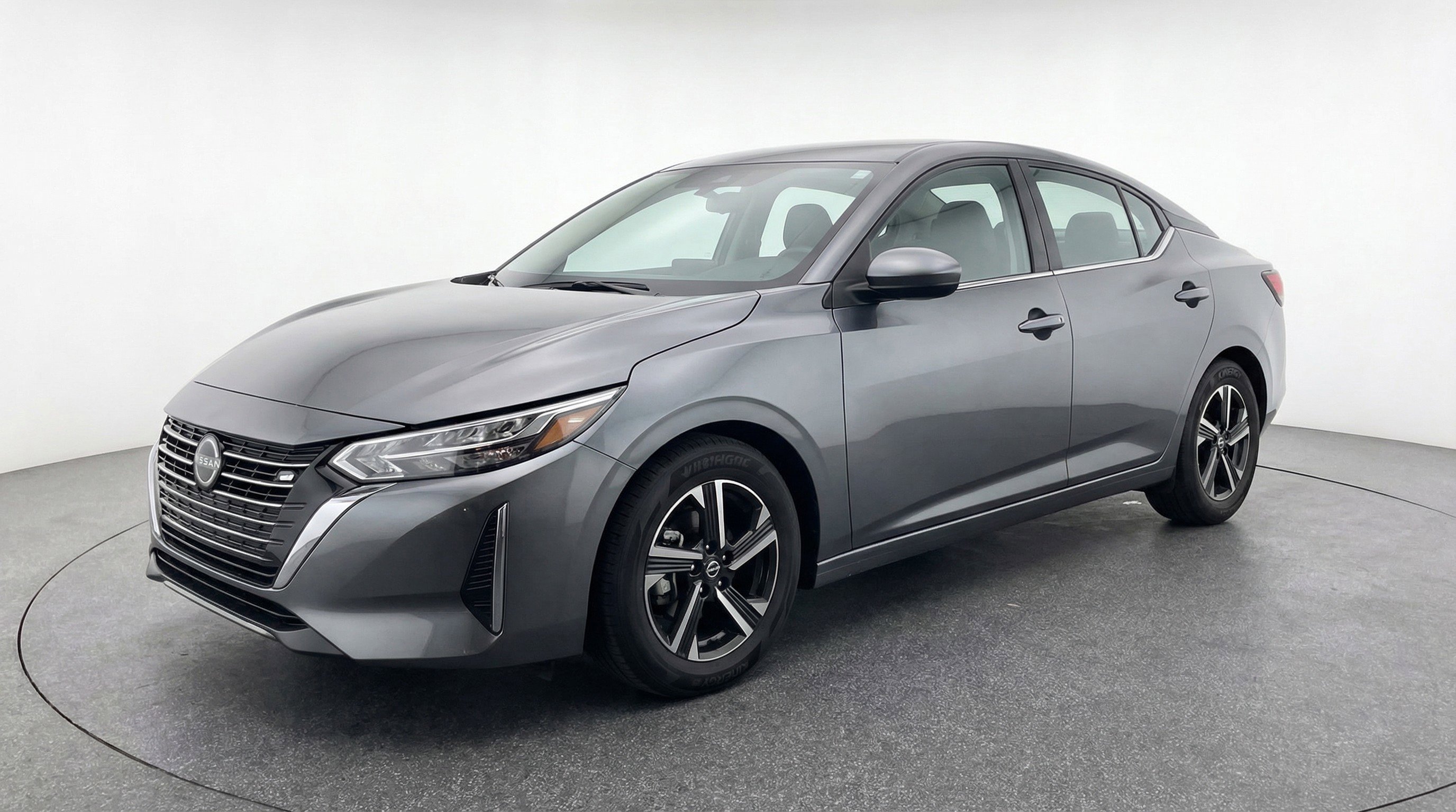 Used 2025 Nissan Sentra SV image 3