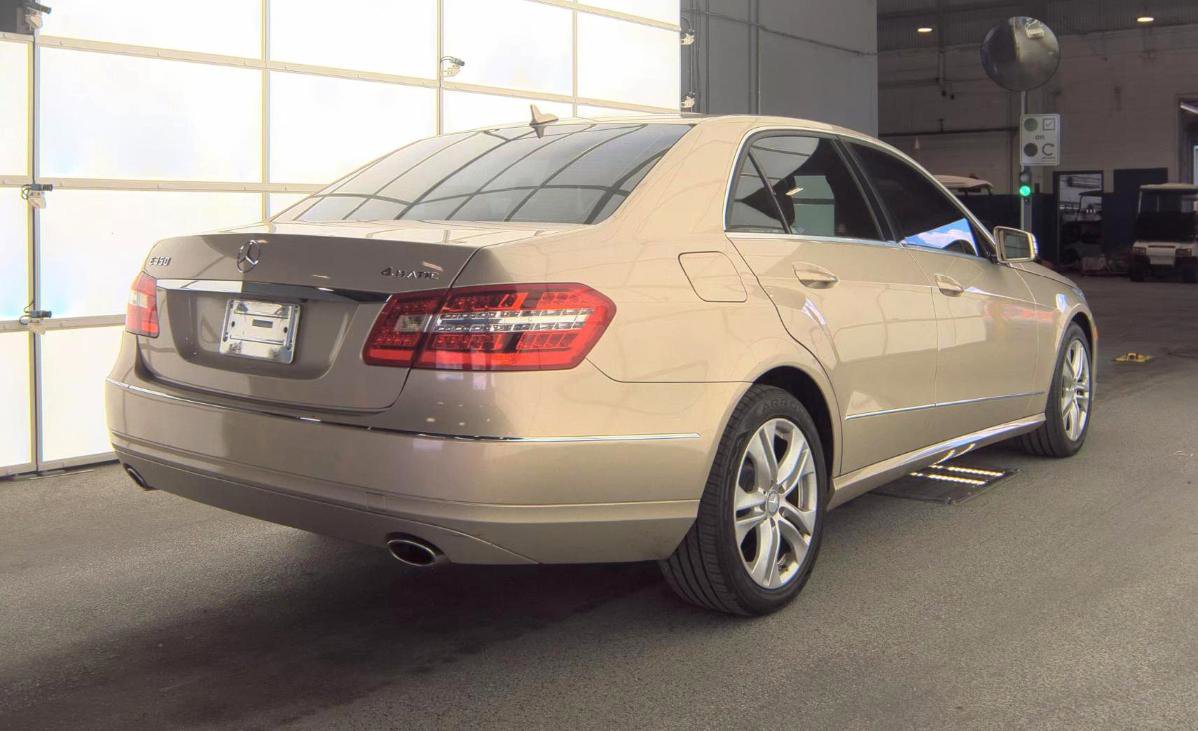 Used 2010 Mercedes-Benz E 350 4MATIC Sedan image 4