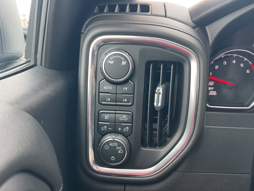 Used 2019 Chevrolet Silverado 1500 RST image 23