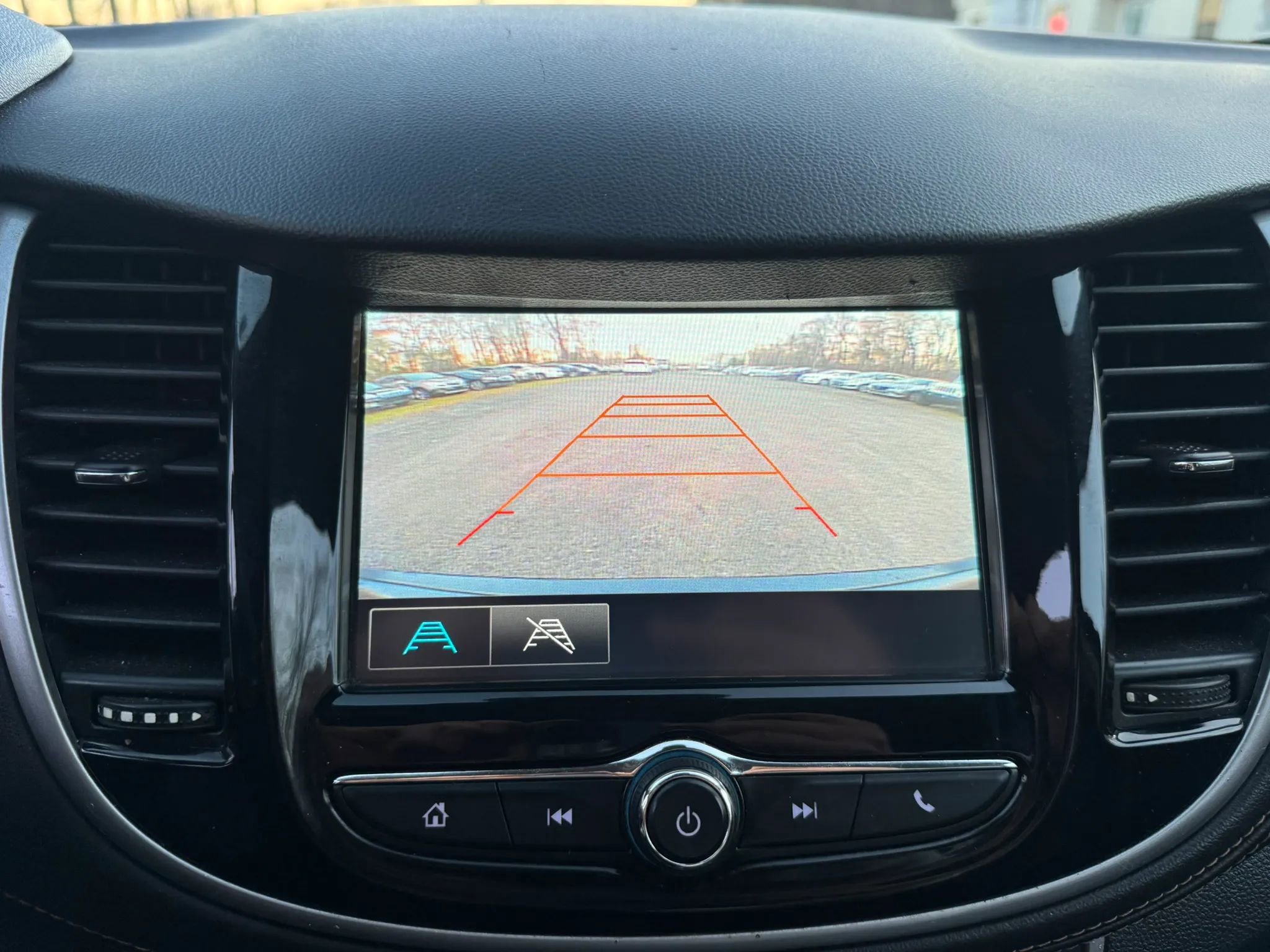 Used 2017 Chevrolet Trax LT w/ LT Convenience Package image 16