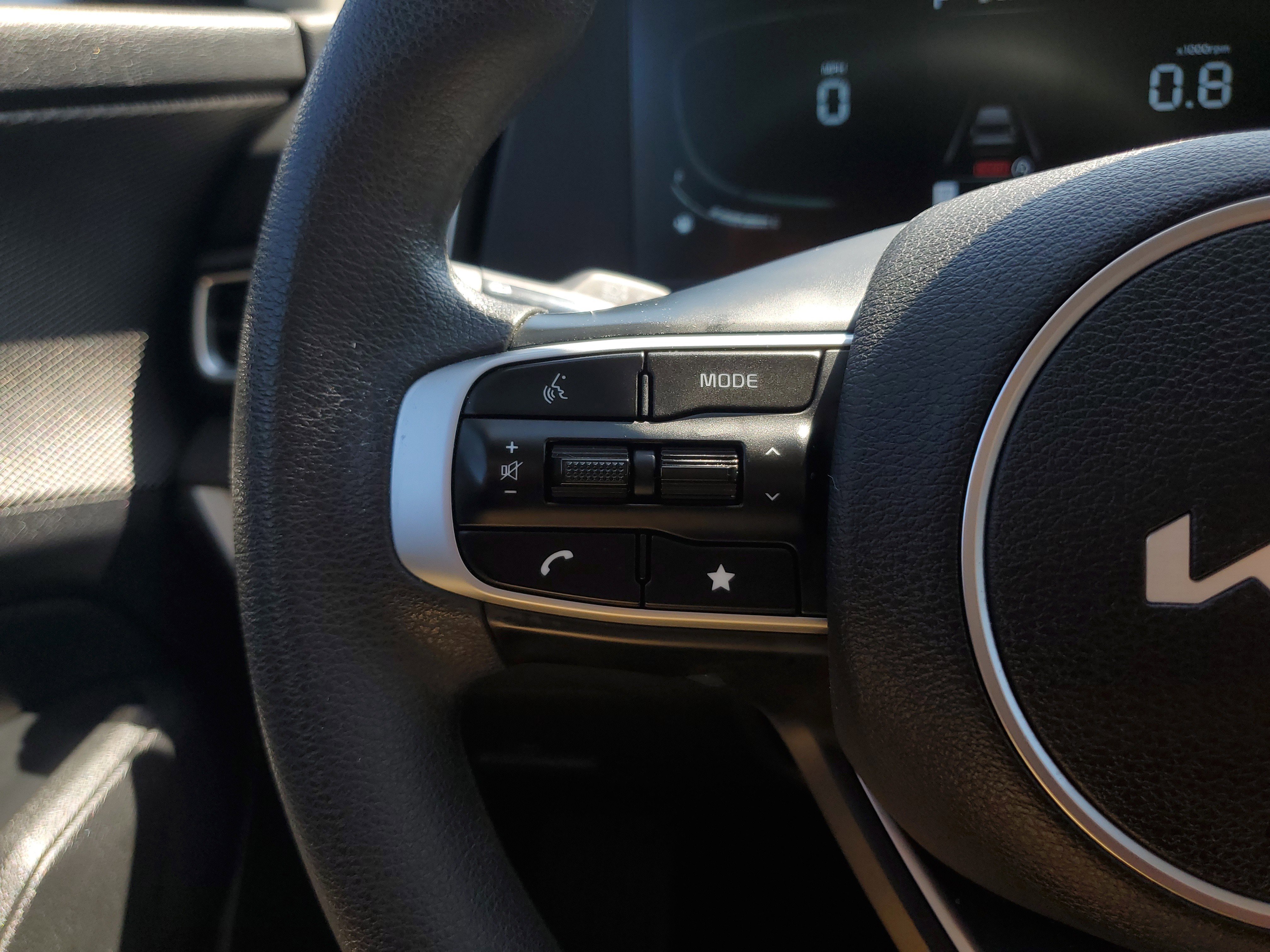 Used 2025 Kia Sportage LX image 20