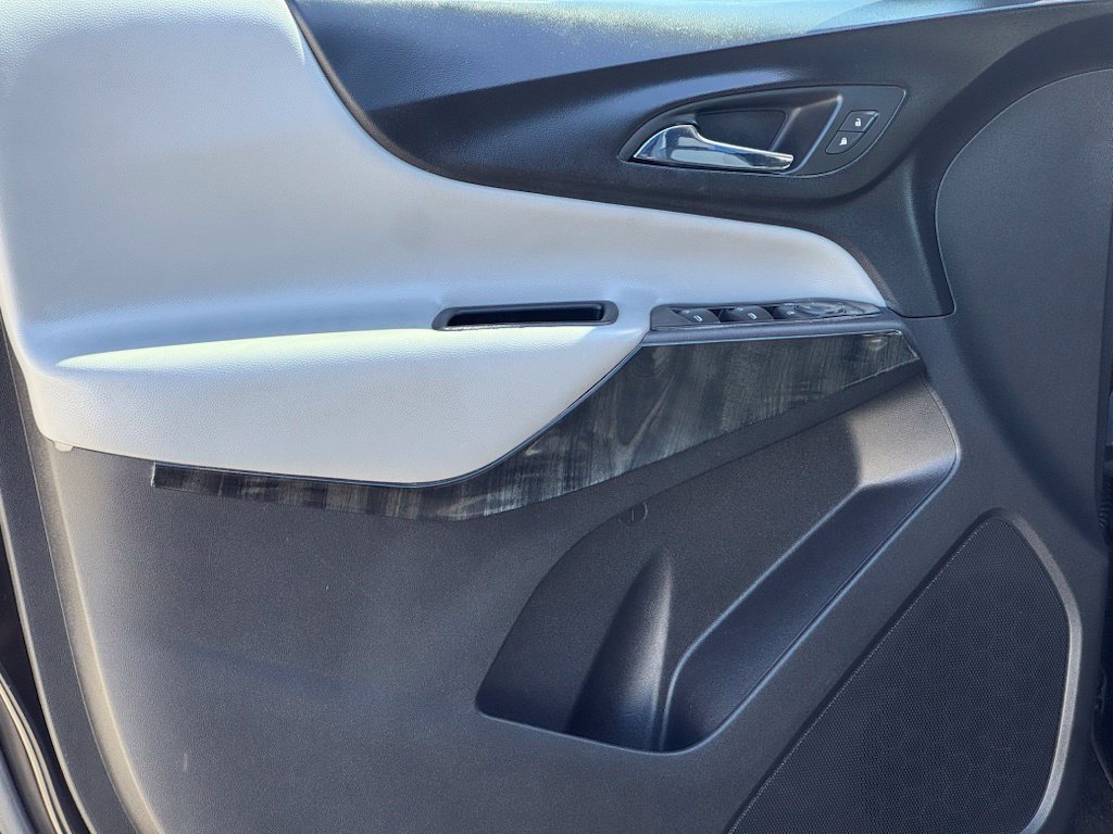 Used 2019 Chevrolet Equinox LS w/ LPO, Blackout Package FWD image 15