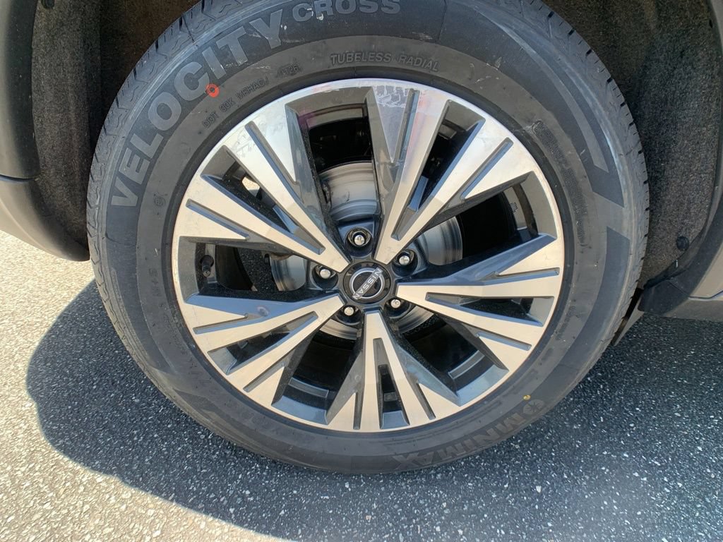 Used 2023 Nissan Rogue SV AWD/4WD image 30