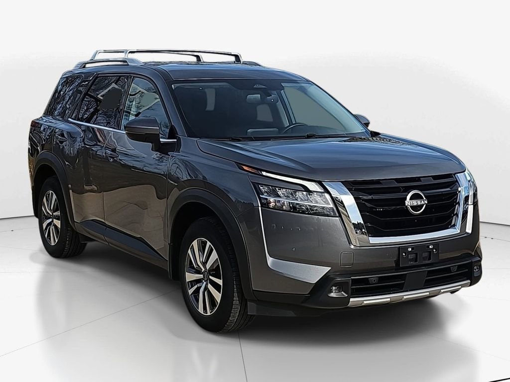 Used 2022 Nissan Pathfinder SL image 1