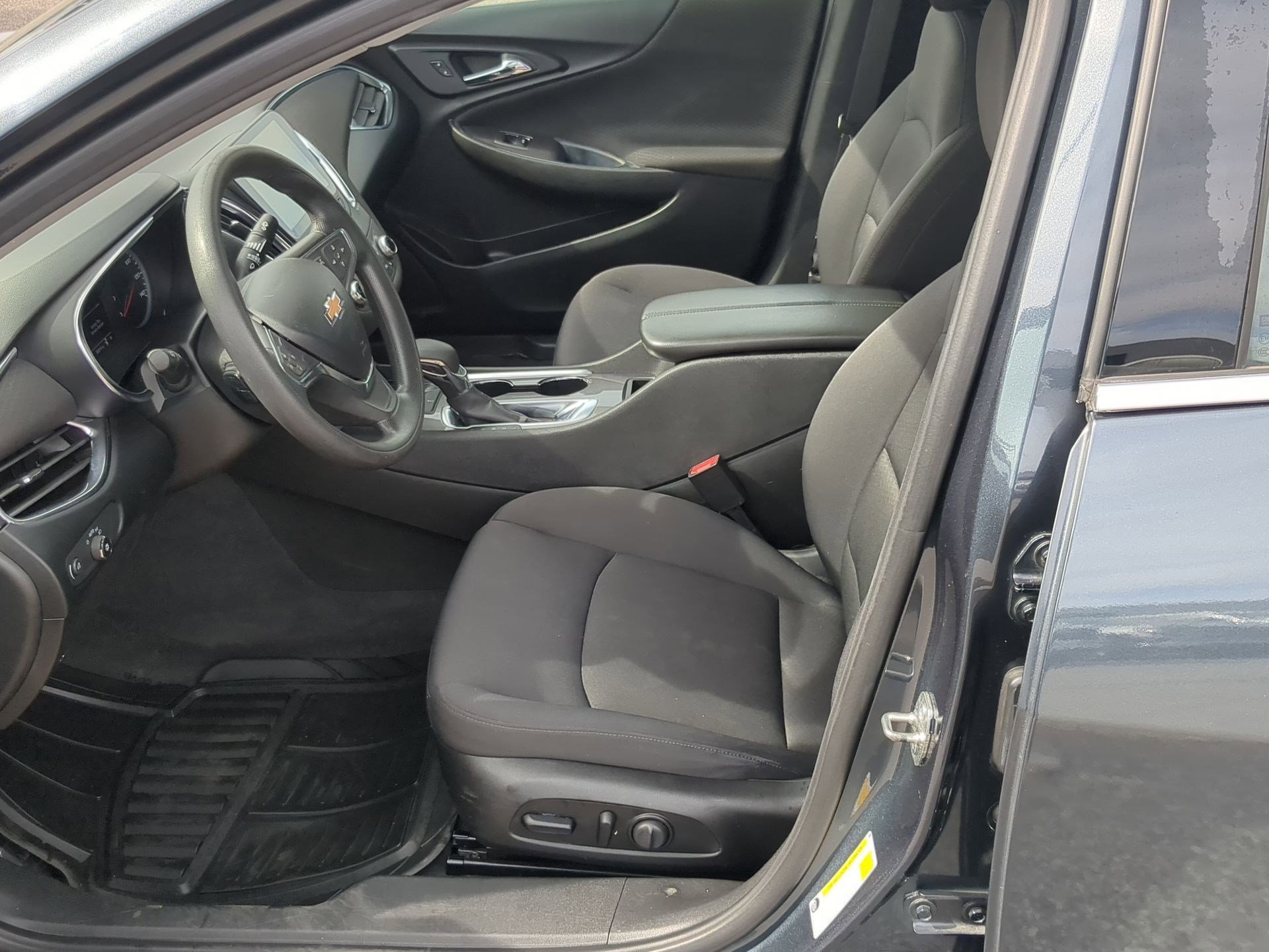 Used 2021 Chevrolet Malibu LT FWD image 11