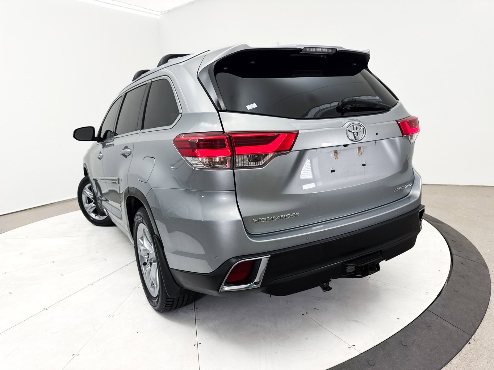 Used 2018 Toyota Highlander Limited AWD/4WD image 8