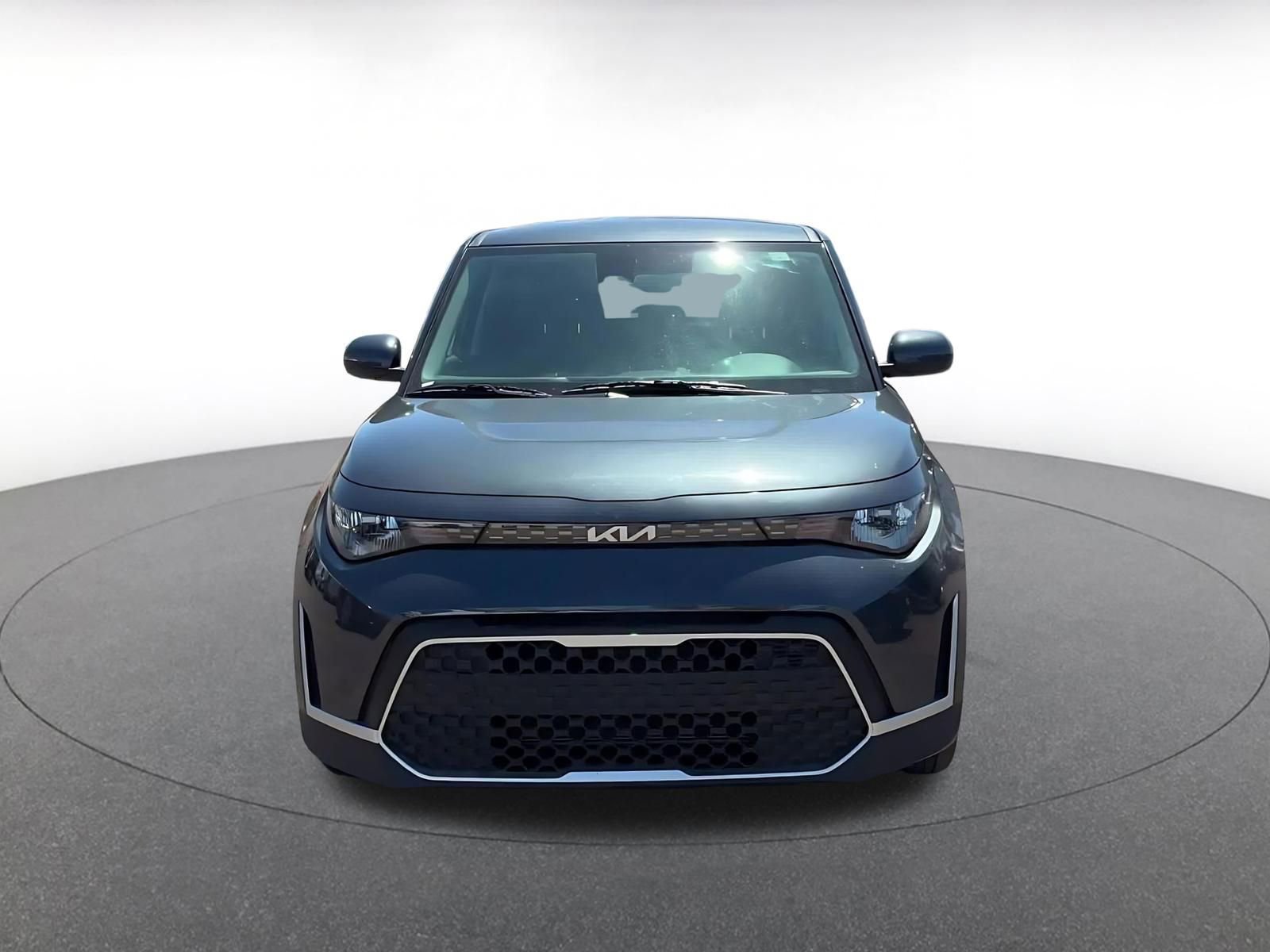 Used 2025 Kia Soul LX w/ LX Technology Package FWD image 7