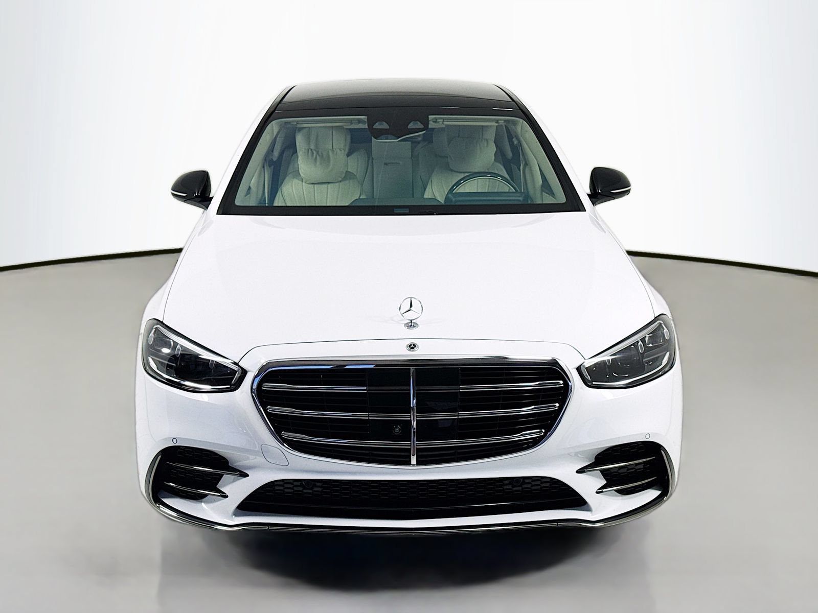 Used 2024 Mercedes-Benz S 500 4MATIC image 2