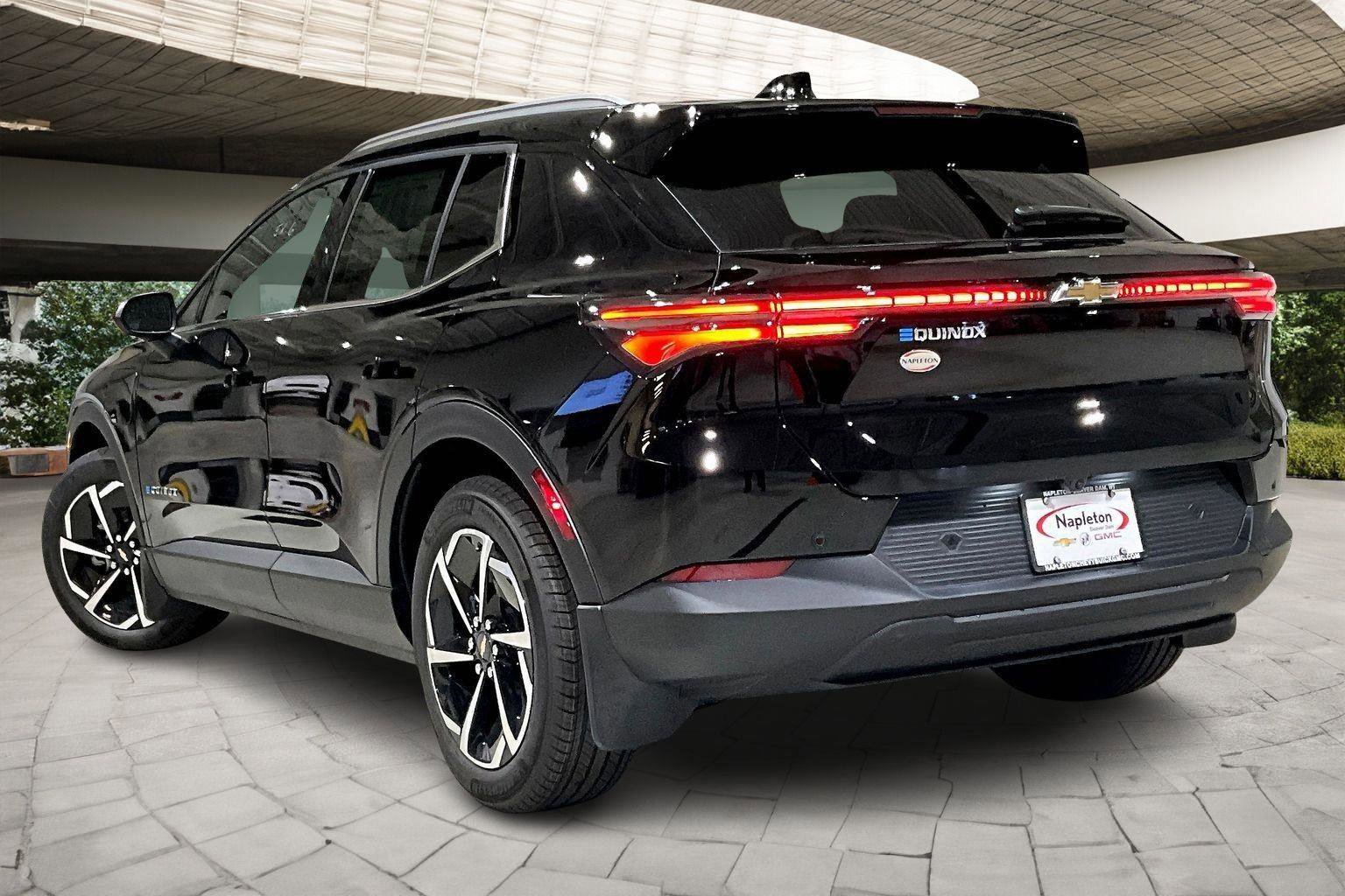 New 2026 Chevrolet Equinox EV LT image 3