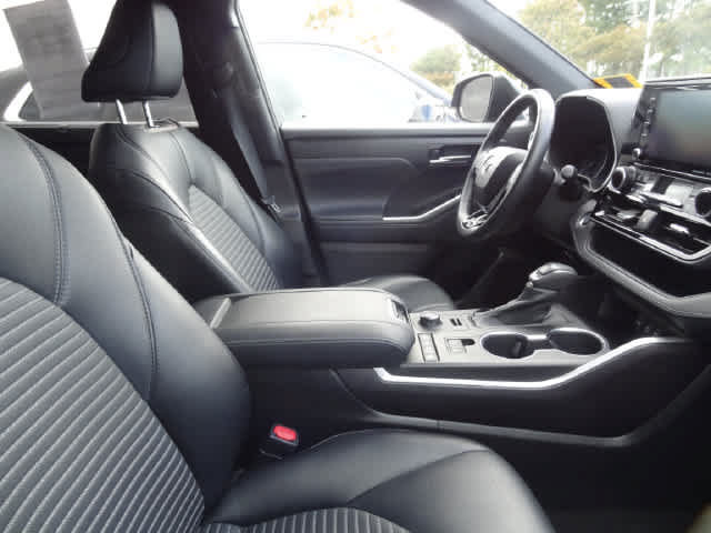 Used 2021 Toyota Highlander XSE AWD/4WD image 10