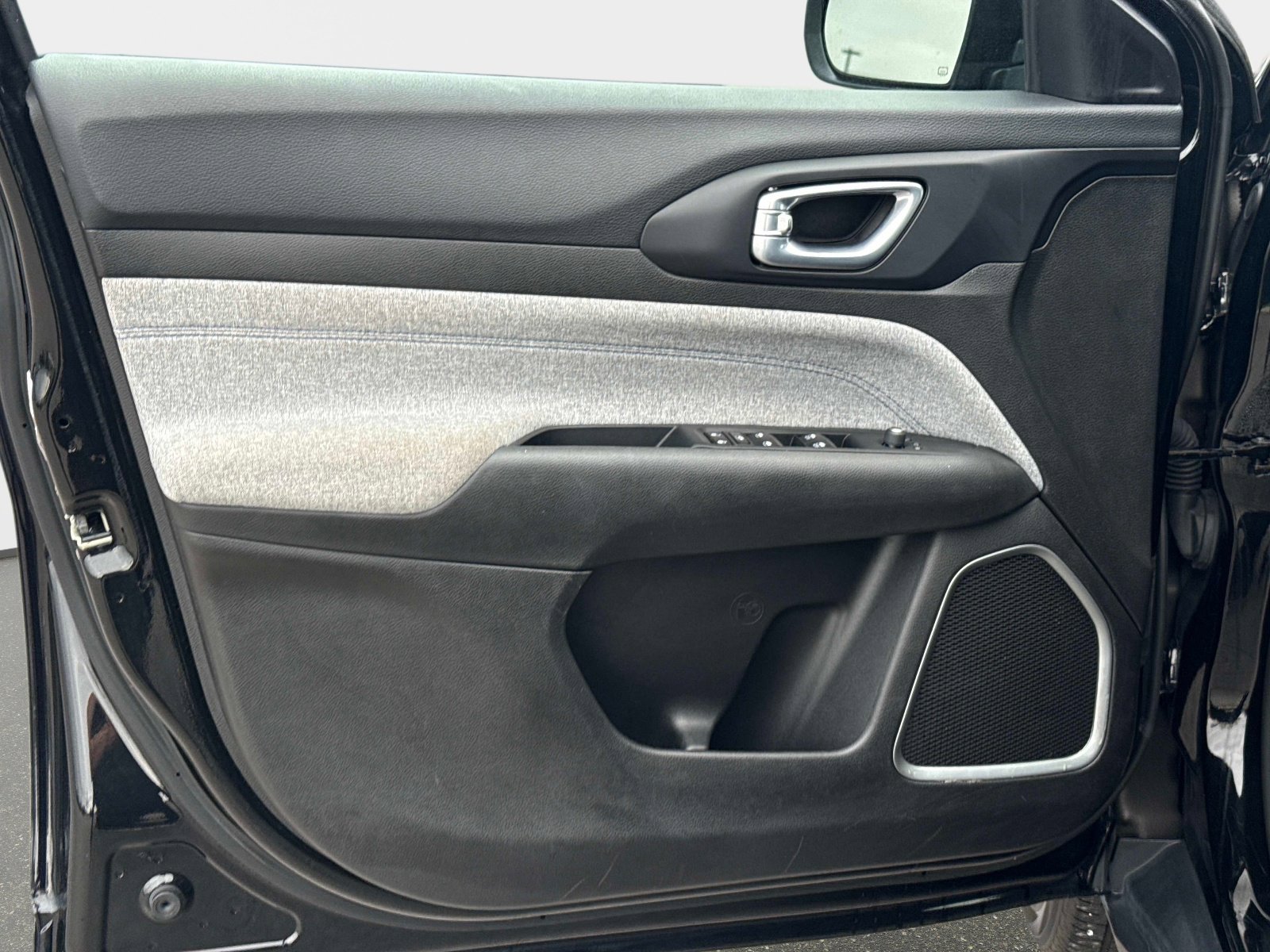 Used 2024 Jeep Compass Latitude image 19