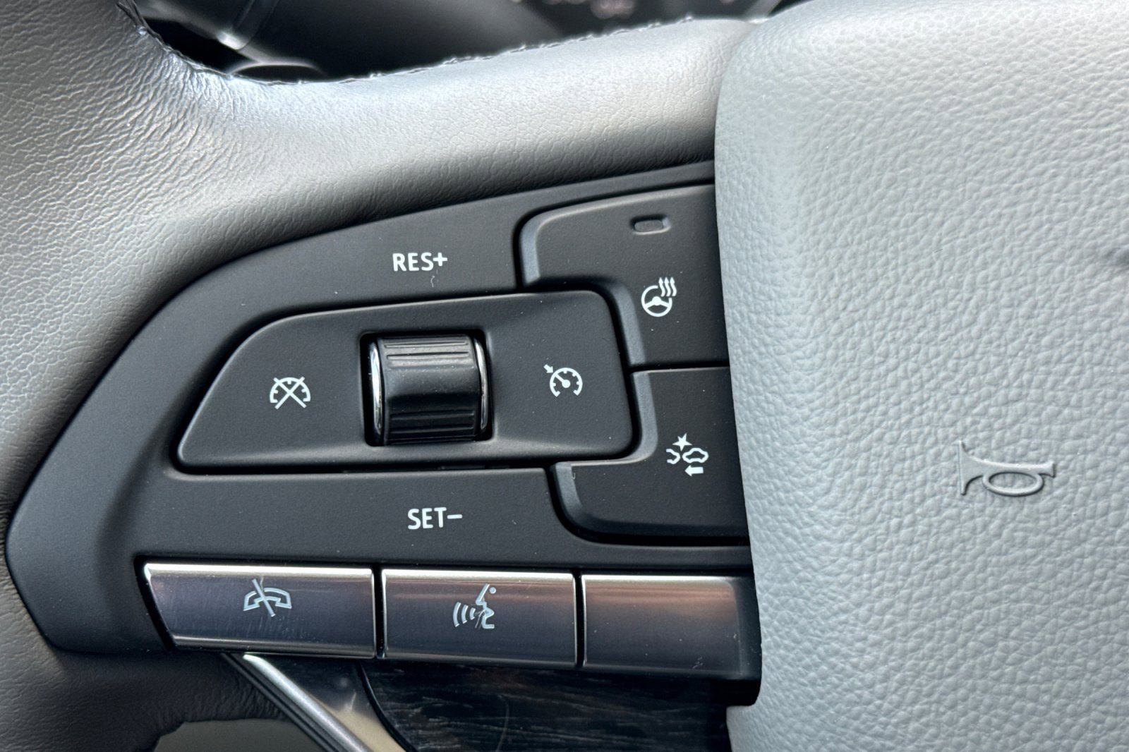 Used 2024 Cadillac XT6 Premium Luxury w/ Technology Package image 29