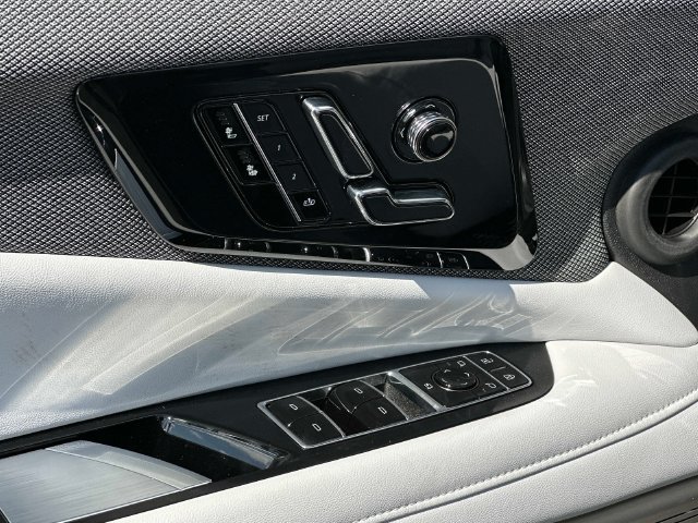 New 2027 Cadillac Optiq Sport w/ LPO, Floor Liner Package AWD/4WD image 9