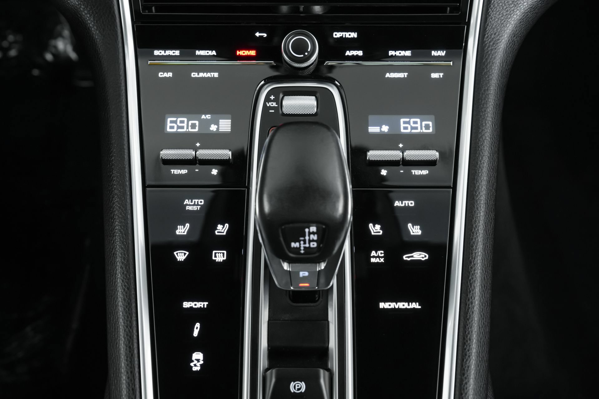 Used 2023 Porsche Panamera Platinum Edition RWD image 35