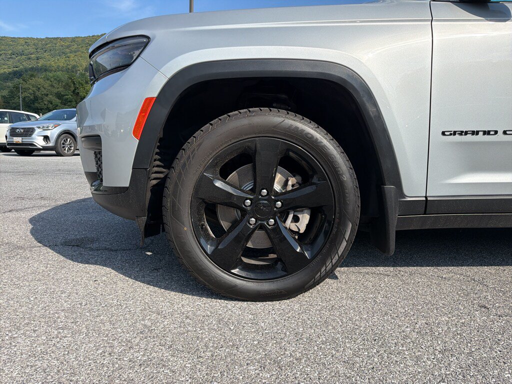 Used 2021 Jeep Grand Cherokee L Laredo AWD/4WD image 9