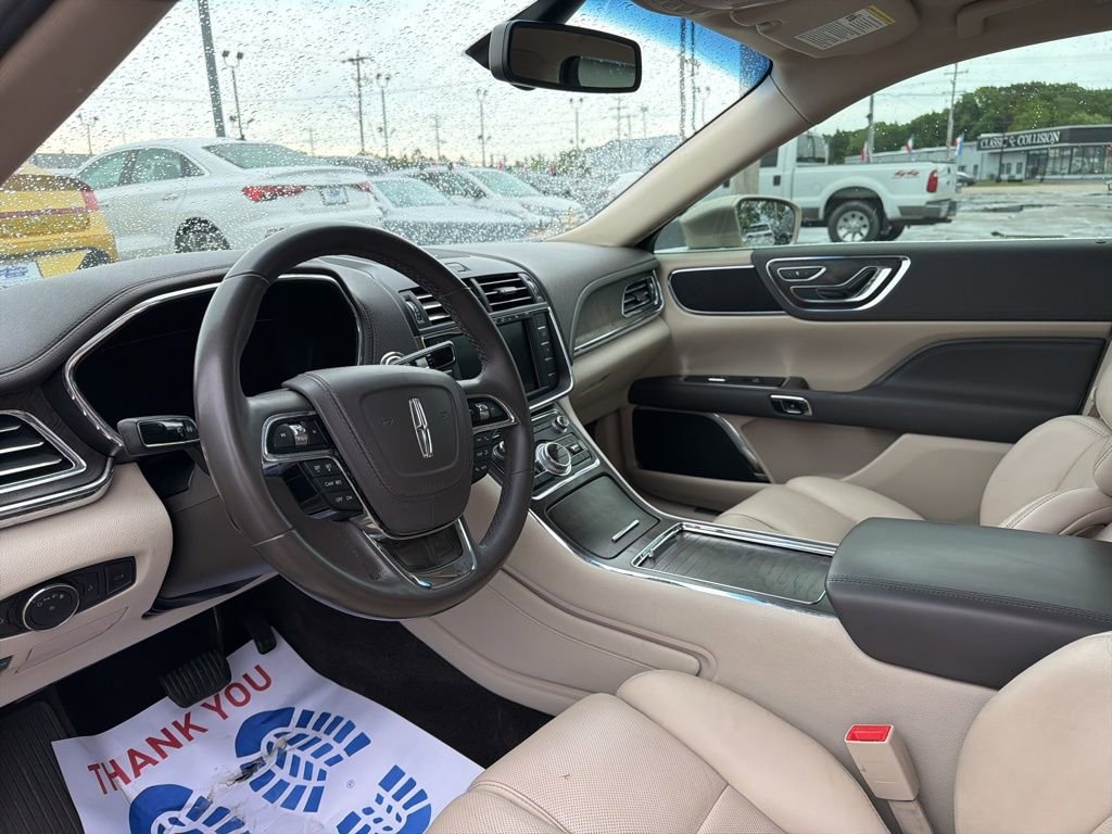 Used 2017 Lincoln Continental Select FWD image 9