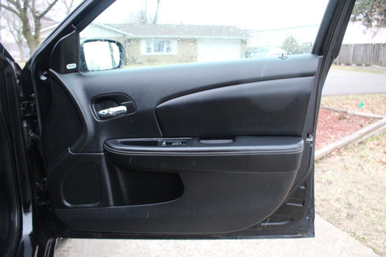 Used 2013 Chrysler 200 Limited FWD image 32