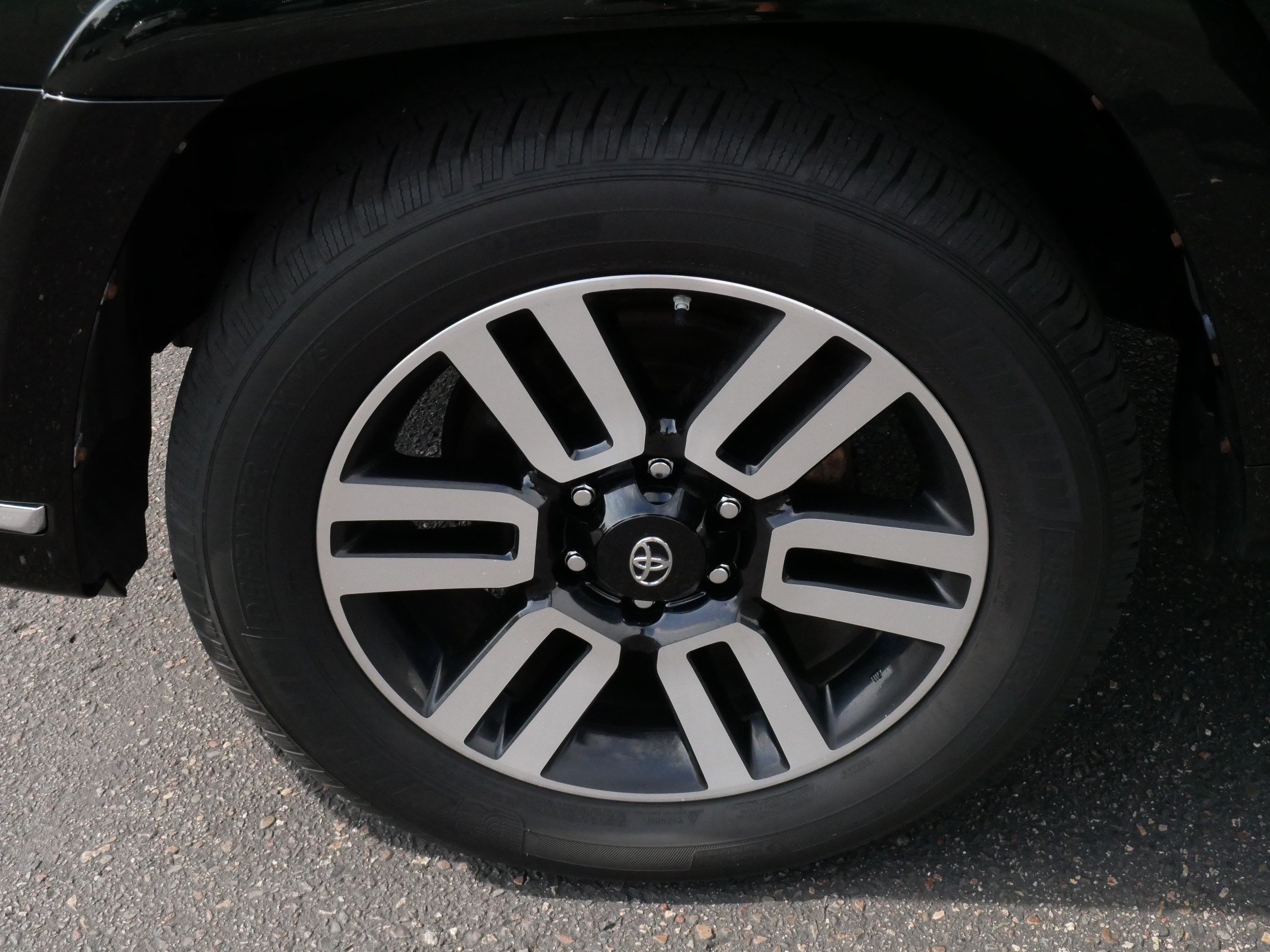 Used 2021 Toyota 4Runner Limited AWD/4WD image 15