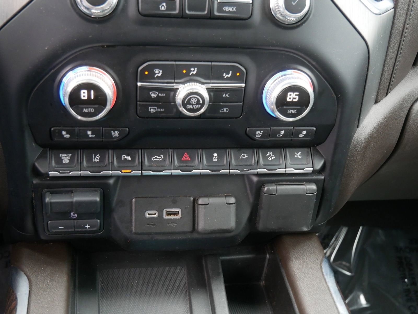 Used 2022 GMC Sierra 3500 Denali w/ Denali Ultimate Package image 21