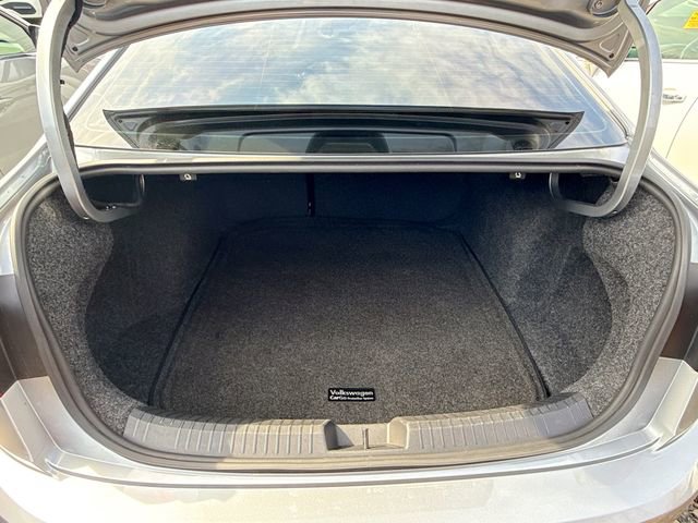 Used 2019 Volkswagen Jetta R-Line w/ R-Line Cold Weather Package image 28