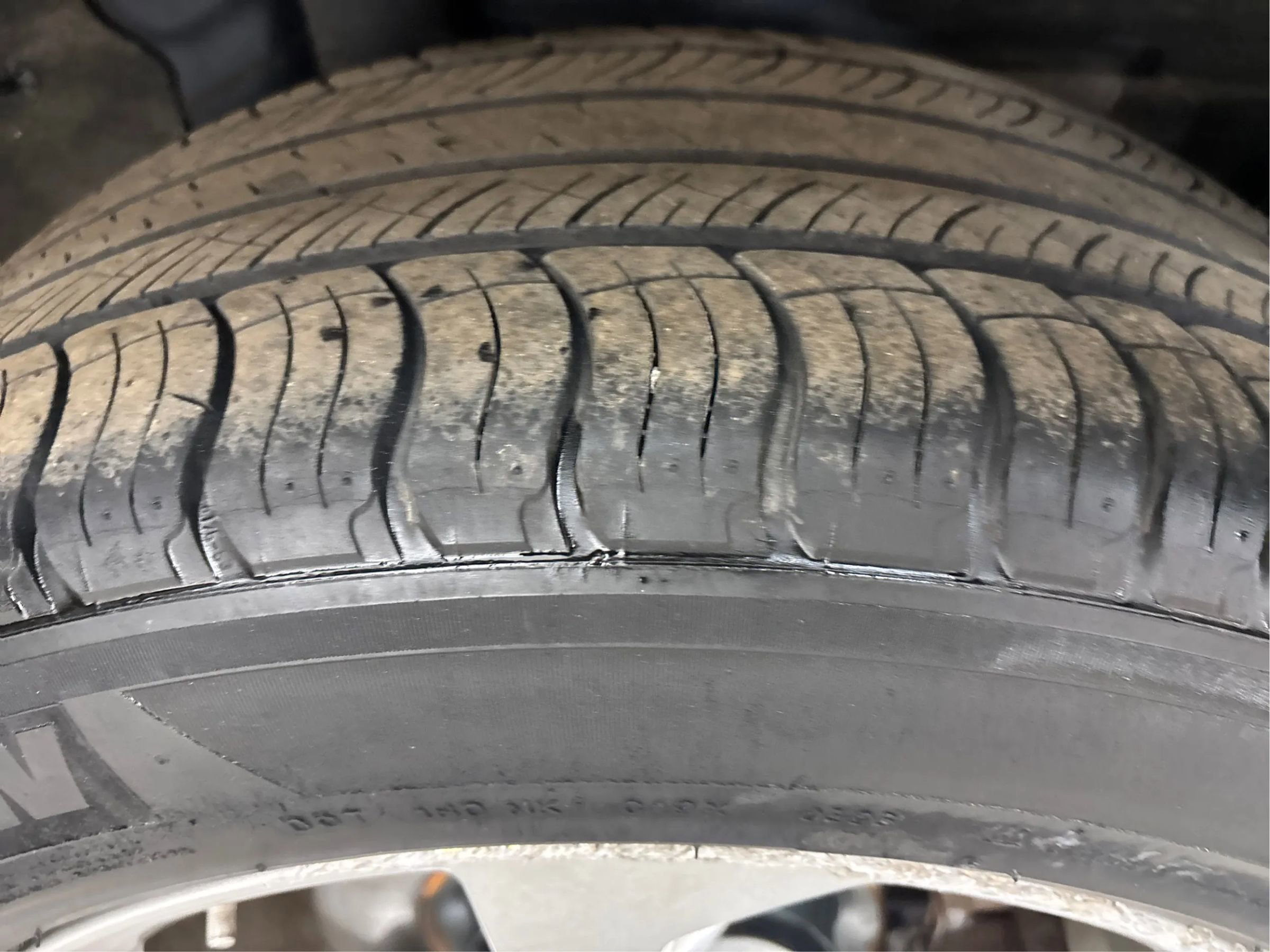 Used 2018 Jaguar F-PACE Premium image 32